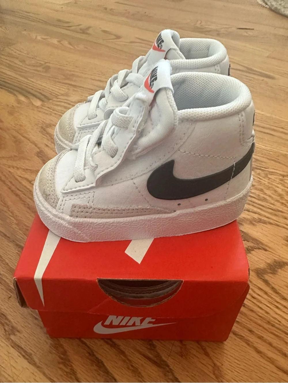 Nike Blazer Mid 77